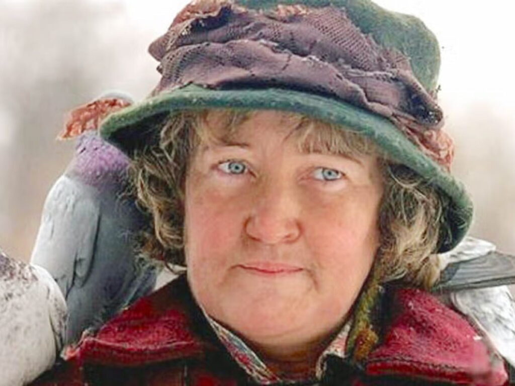 Brenda Fricker in a scene from Home Alone 2: Lost in New York.
