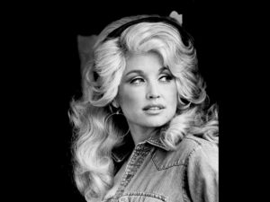 A publicity shot by RCA Records of Dolly Parton dated 1977.