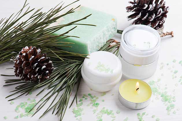Create a Christmas smell.