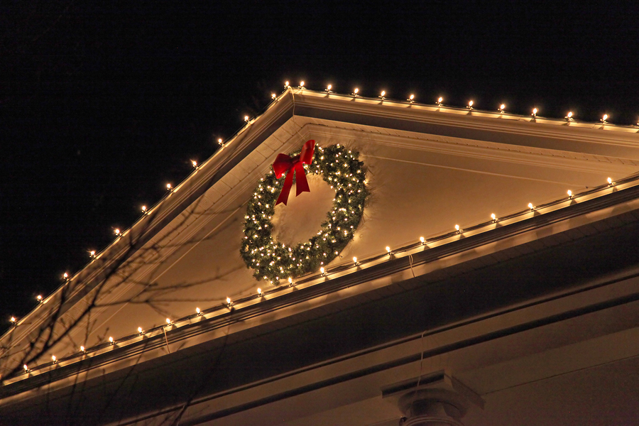 Go lean on the decorations.