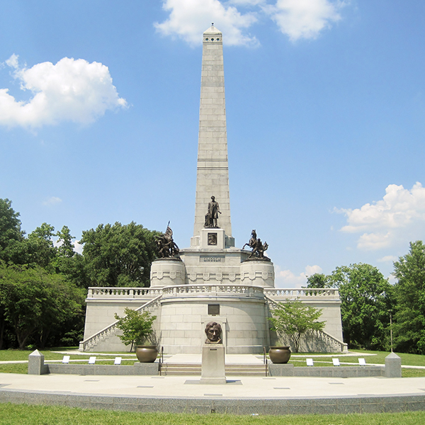 7. Lincoln Tomb