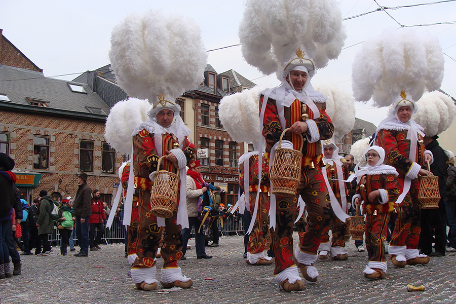 9. Binche