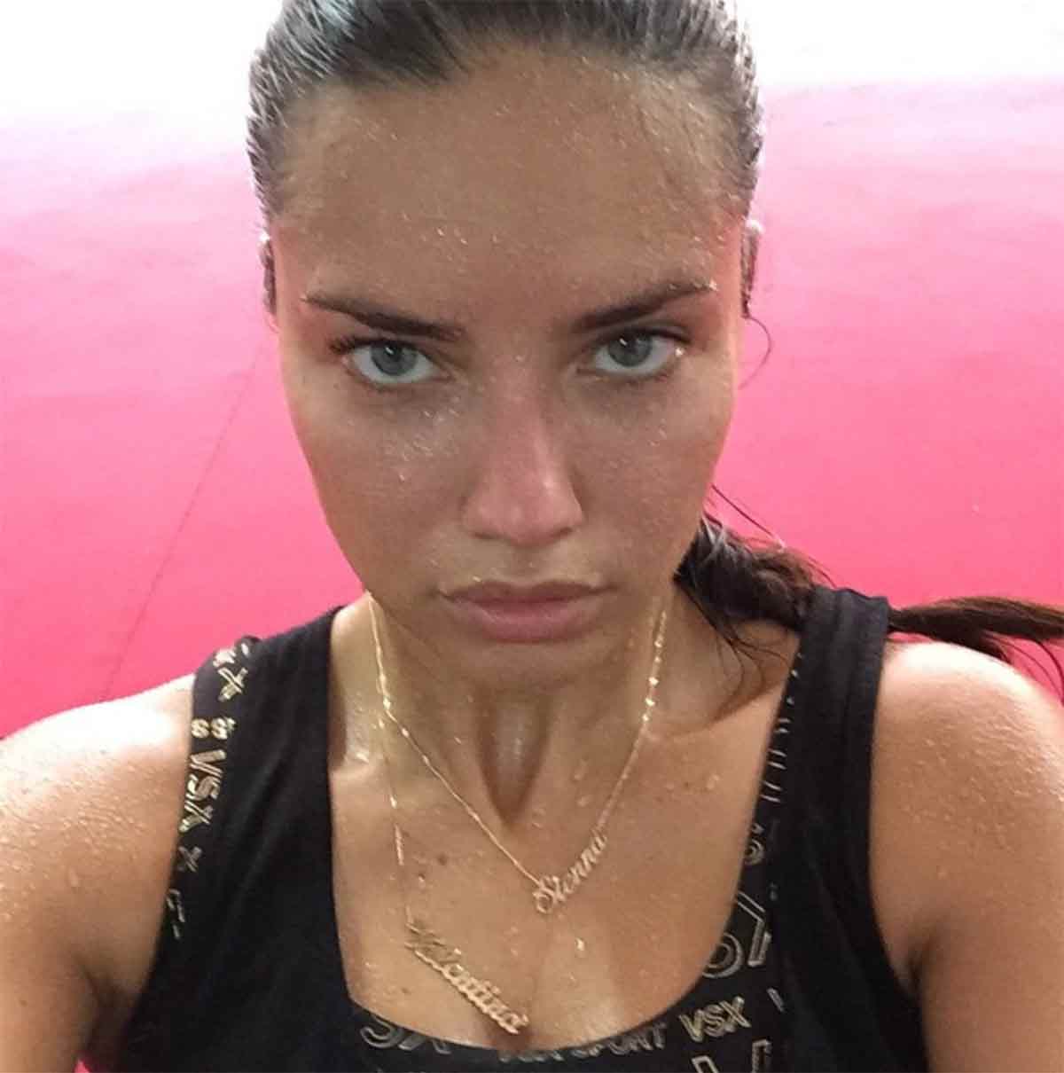 Adriana Lima’s Super-Sweaty Gym Selfie