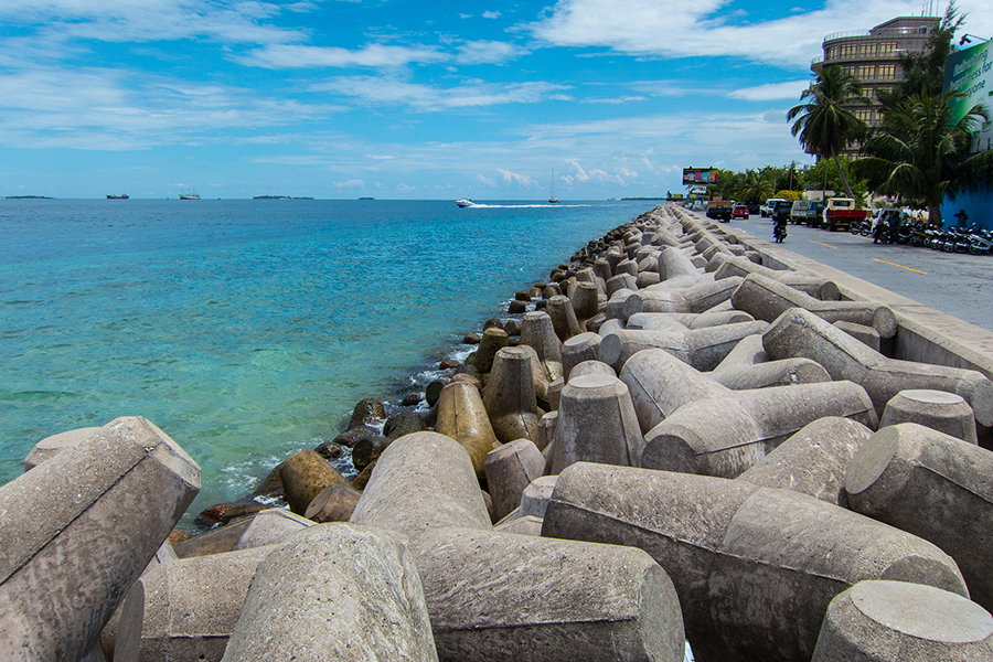 5. Malé