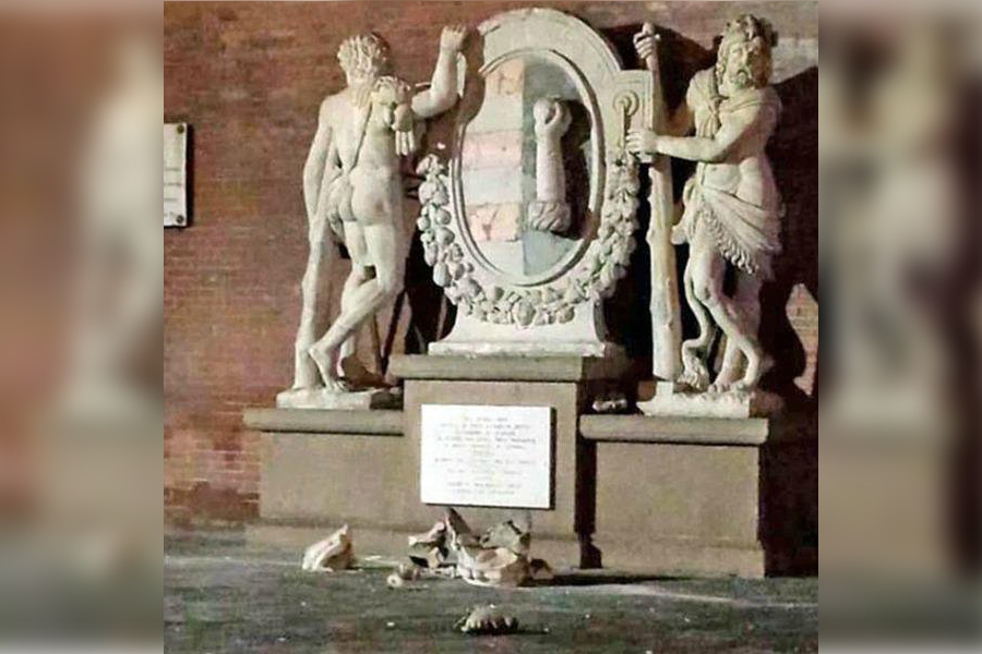 1. Hercules at Loggia dei Militi