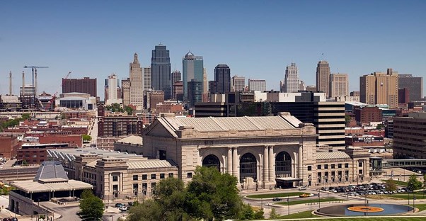 Downtown Kansas City sits alongside the Missouri and Kansas Rivers.