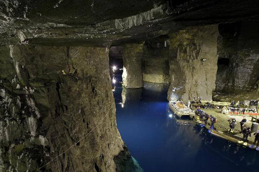 9. Diving at Bonne Terre Mine