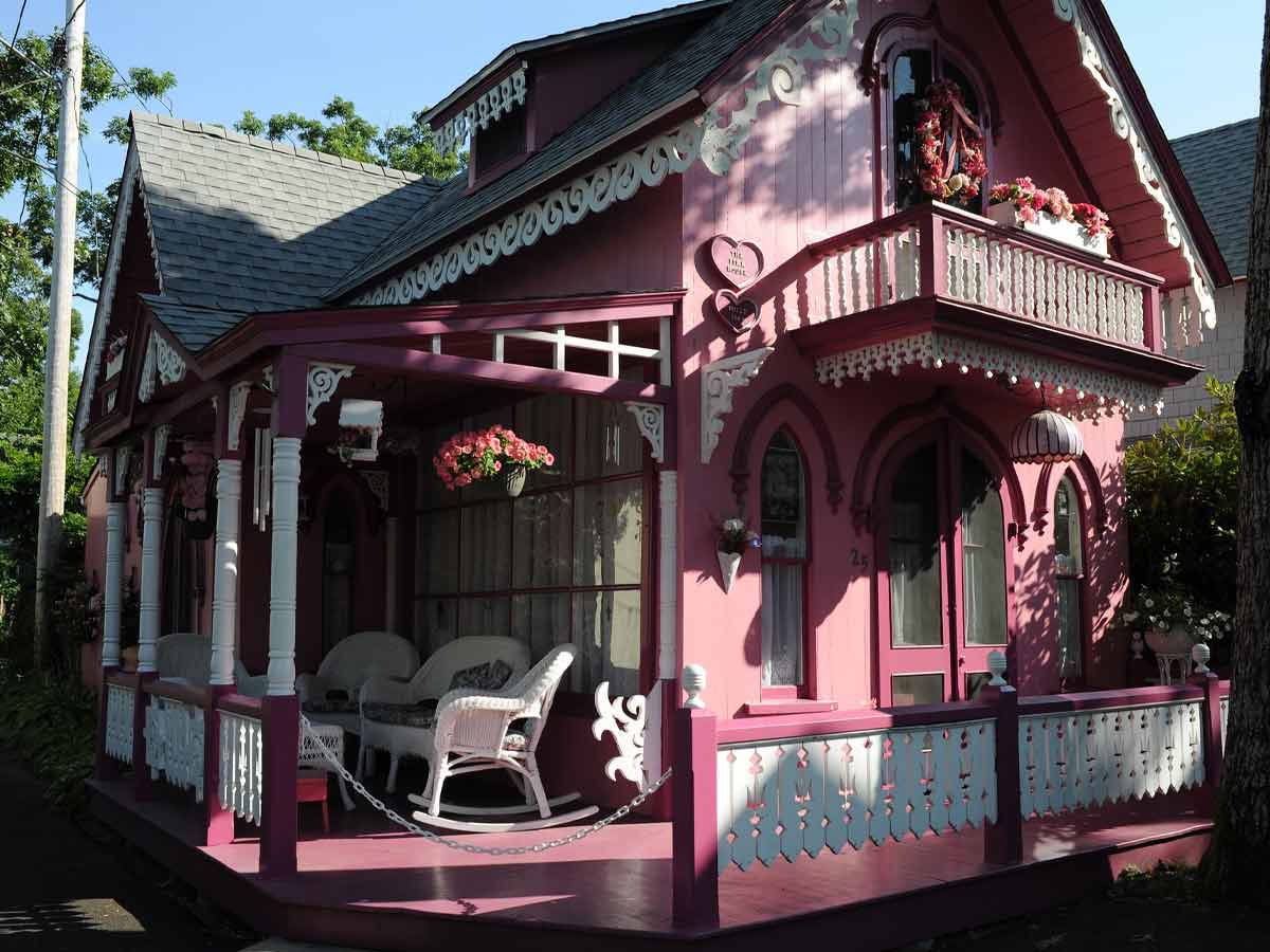4. Cottage Tour of Martha’s Vineyard