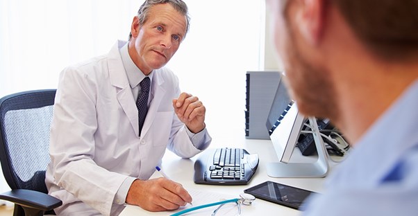 A doctor lectures about the causes of heart failure