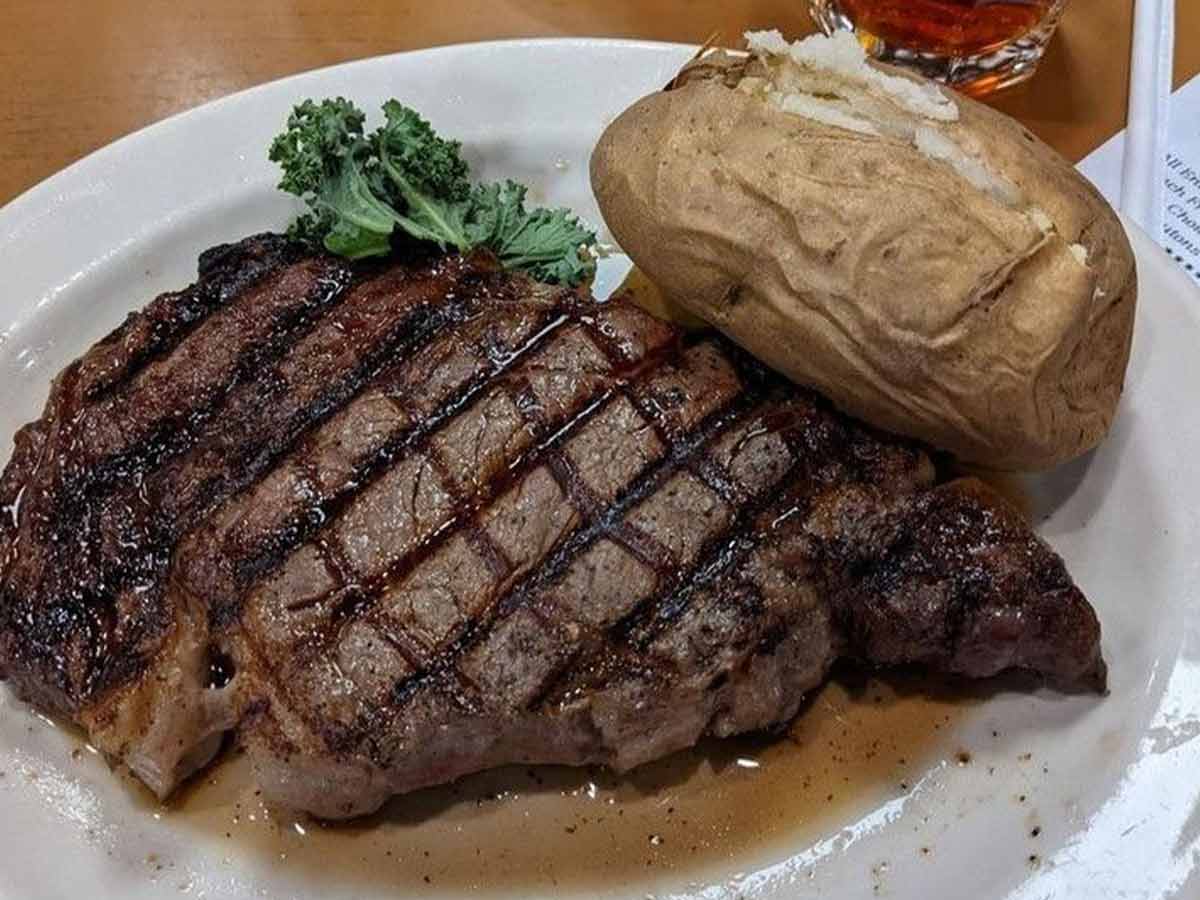 4. Cattlemen’s Steakhouse