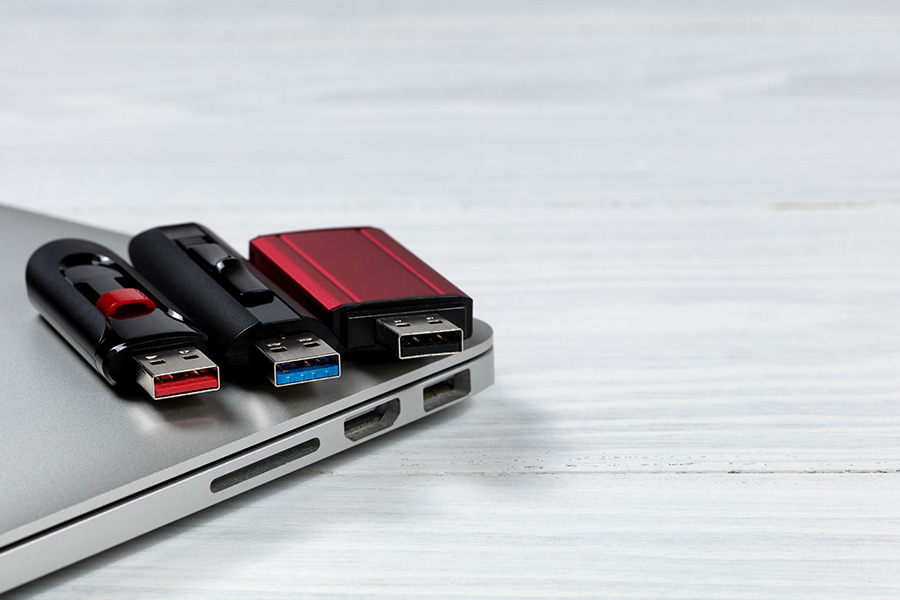 How to Use a Flash Drive