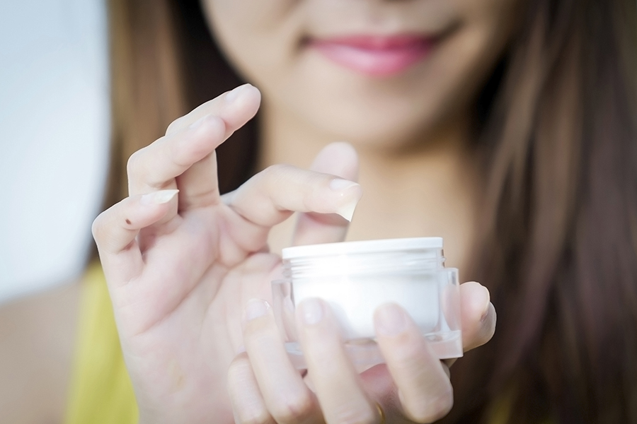 Hydroquinone (Skin Lightening Products)