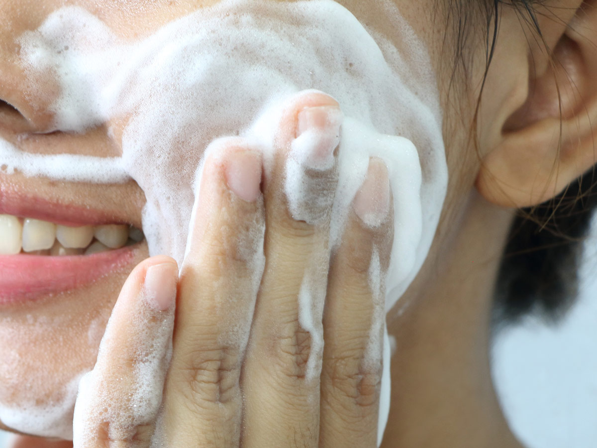Sodium Lauryl Sulfate (SLS) & Sodium Laureth Sulfate (SLES) (Soap, Facial Cleansers)