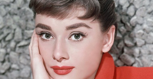 a vintage makeup trend