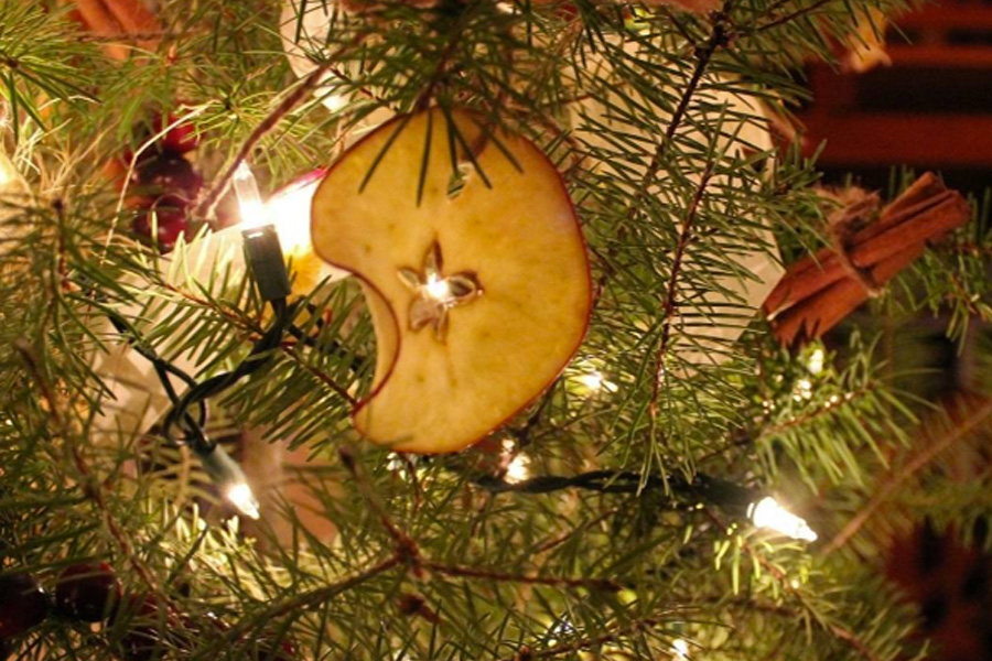 Don't: Use Perishables as Ornaments