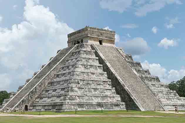 El Castillo, Chichen Itza, Mexico