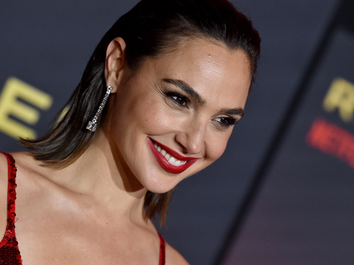 Slicked-Back Bobs
