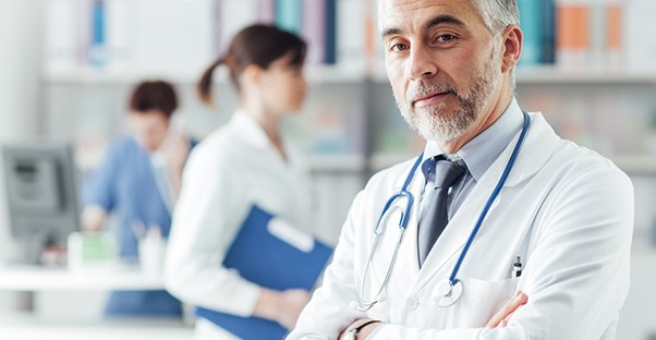 doctors working on diagnosing adenomyosis