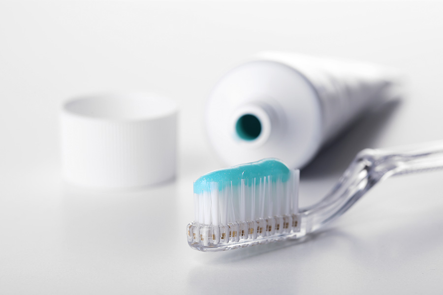 Remove Stains With Toothpaste