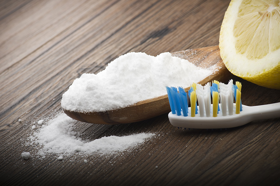 Clean the Oven With Baking Soda