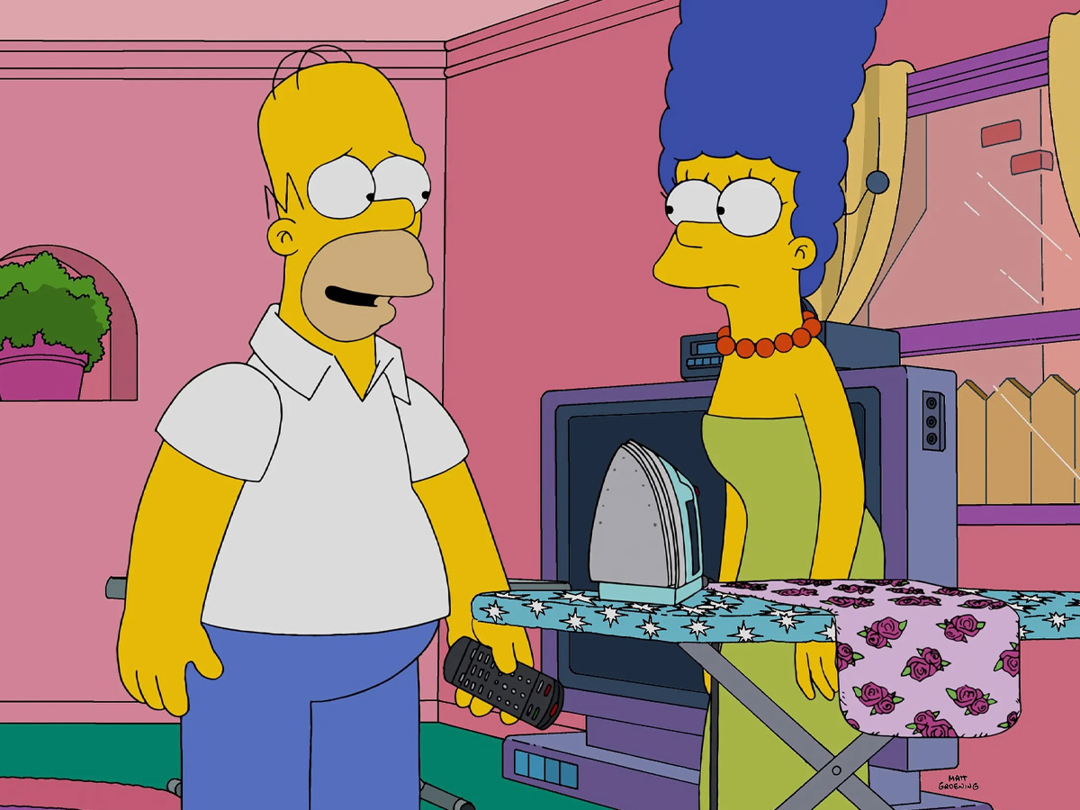Marge Simpson's Green Dress & Red Necklace