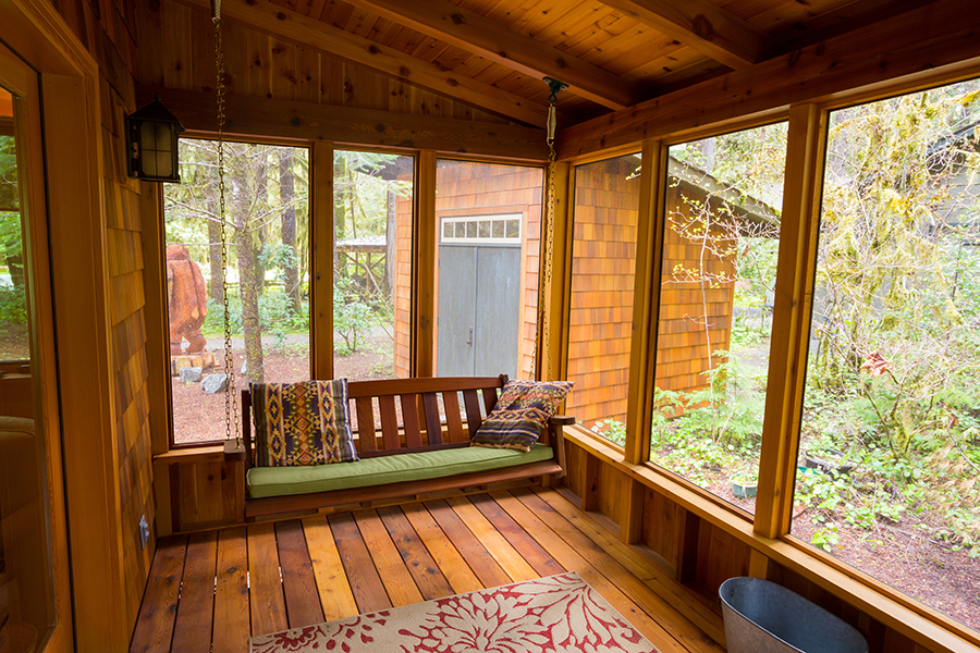Screened-in Porch