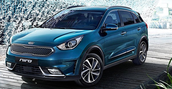 a blue 2017 kia niro