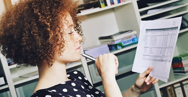 where to find summer school classes. woman reading.