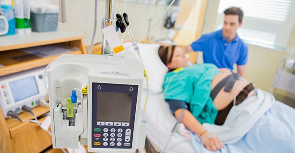 who should be in delivery room