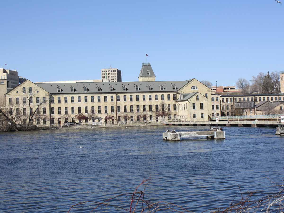 Appleton, WI (pop. 74,370)