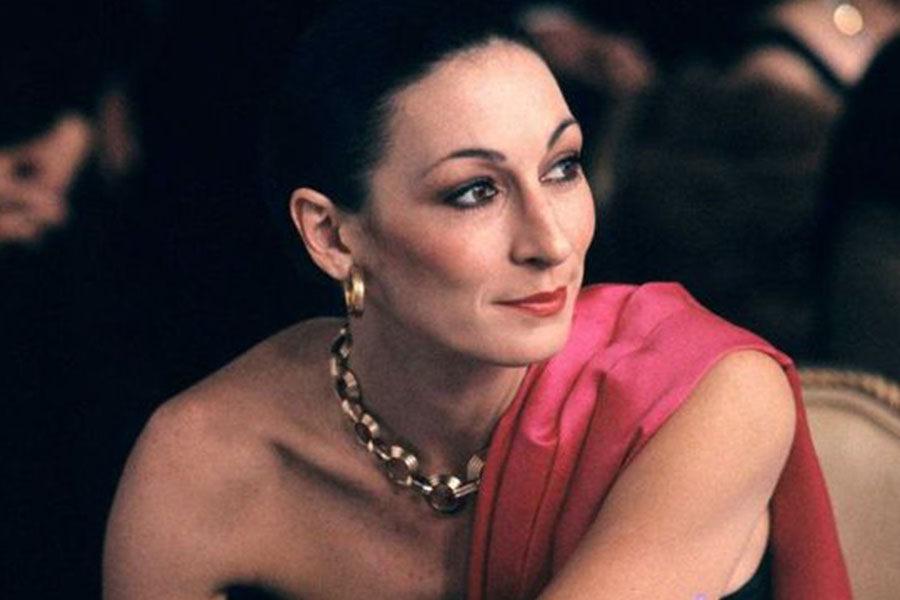 Anjelica Houston Won Best Supporting Actress in 1986