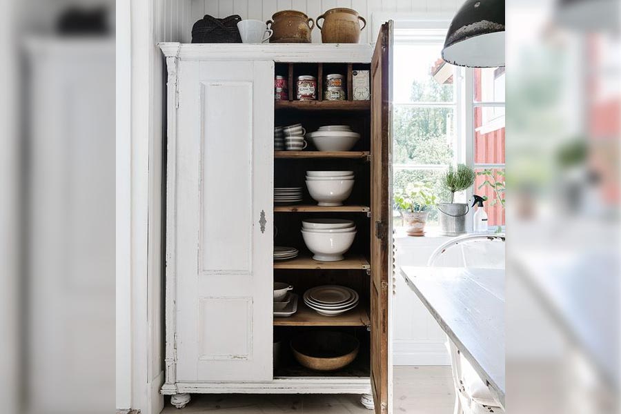 Throw a wardrobe into the dining room