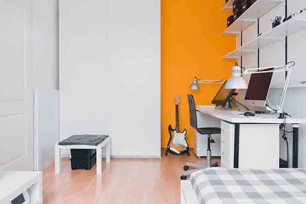 Do: Use Dramatic Color in Small Spaces