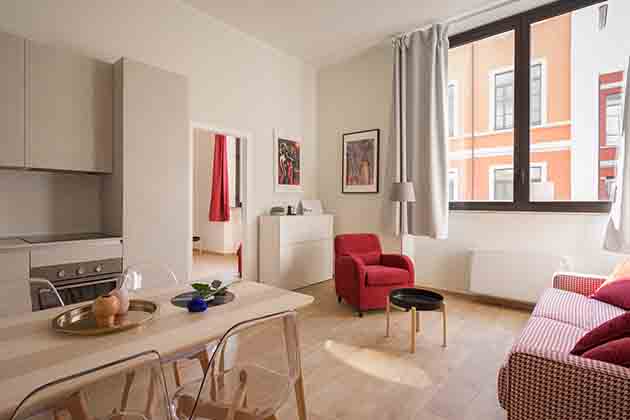 Do: Vary the Heights of Furniture