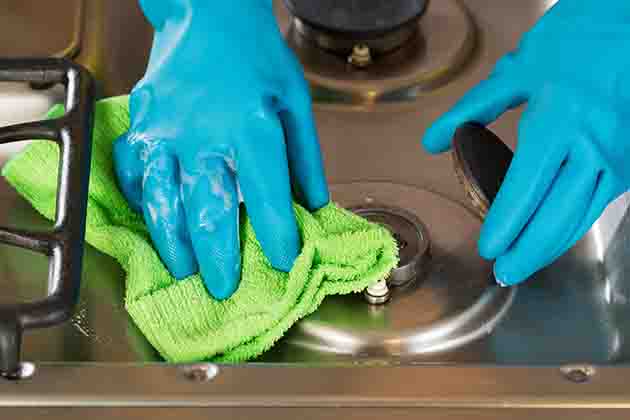 Cleaning Stovetops