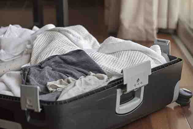 Deodorizing Luggage