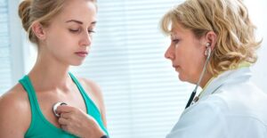 a doctor who will administer bronchitis treatments