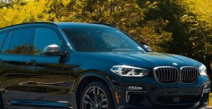 a black 2019 bmw x3 m40i