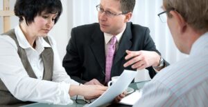 Estranged couple working with an affordable divorce lawyer