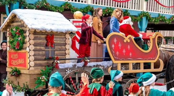 10 things that always happen in hallmark movies