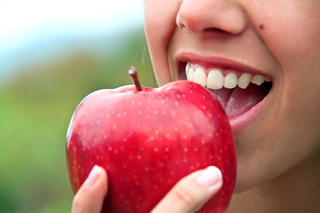 Apples for Clean Teeth