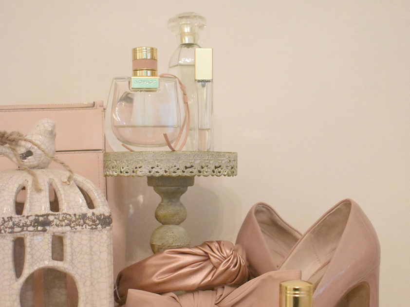 Use a Cake Stand to Hold Soaps and Sponges