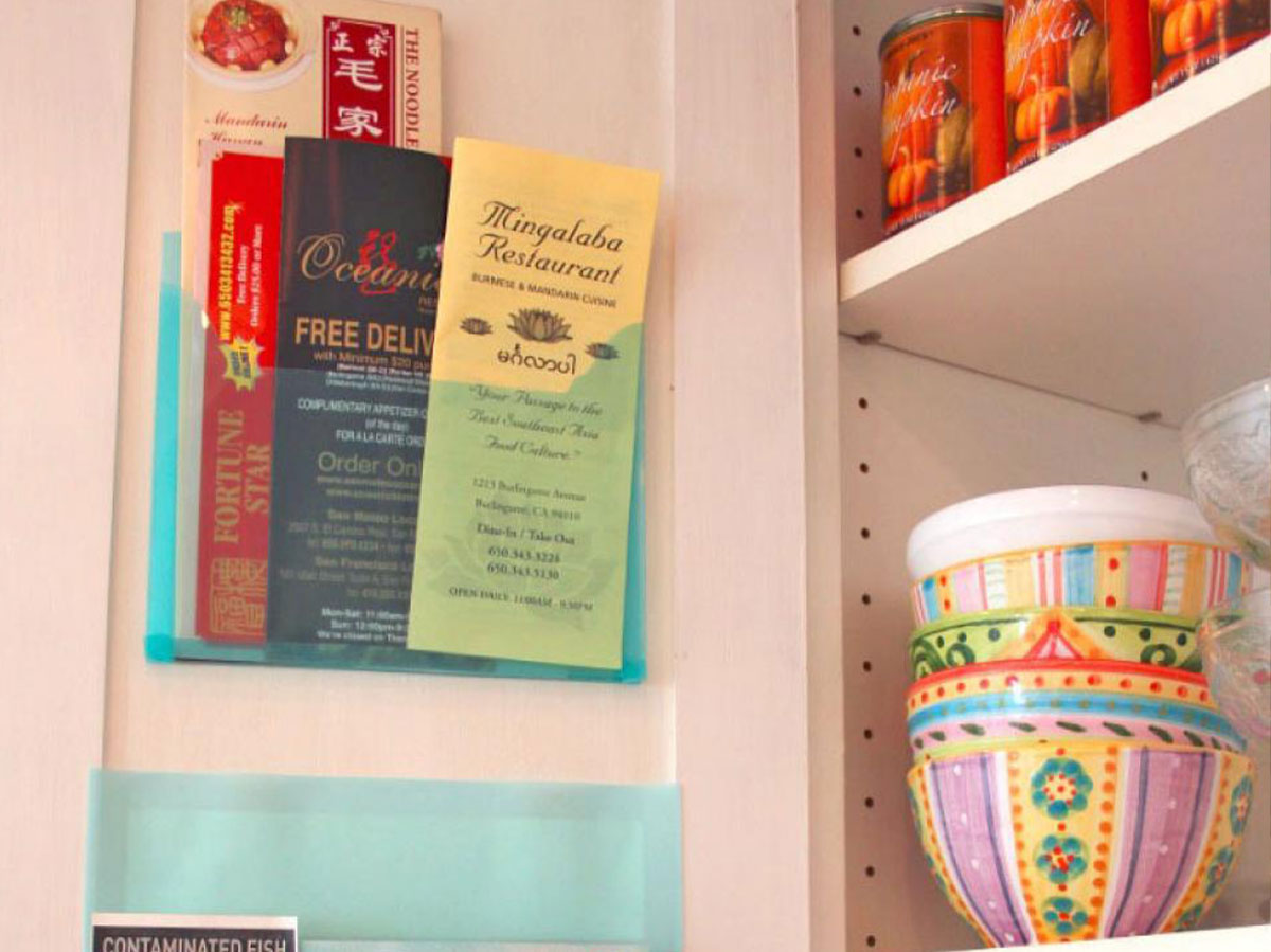 Hang Plastic Folders for Takeout Menus