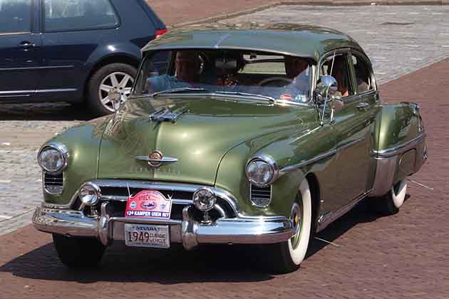 Oldsmobile "Rocket" 88