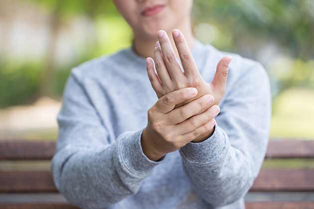 Men: Joint pain and muscle aches