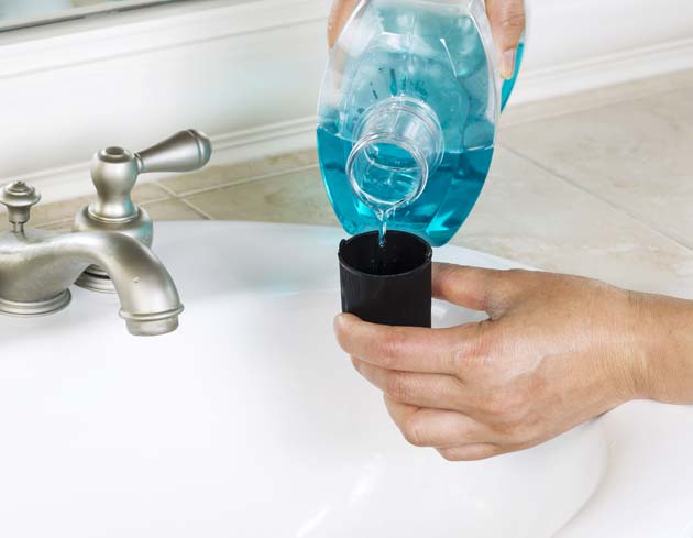 Gargling Mouthwash for a Sore Throat