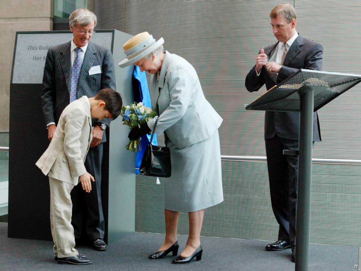 Follow Bowing and Curtsying Etiquette