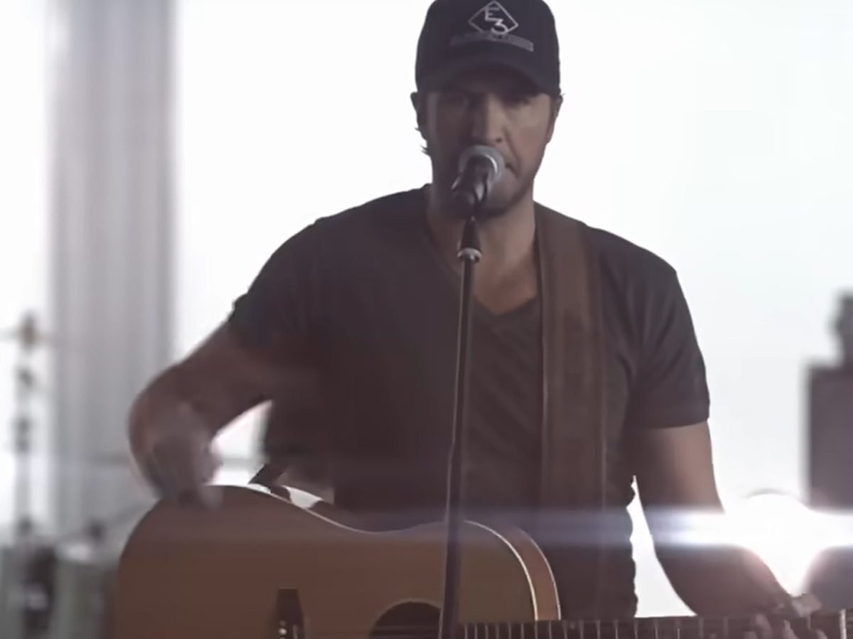 Country Girl (Shake It for Me), Luke Bryan