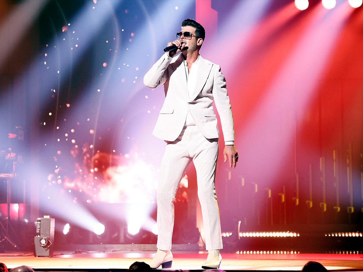 Blurred Lines - Robin Thicke