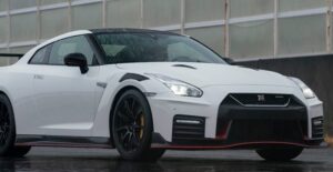 a white 2020 nissan gtr